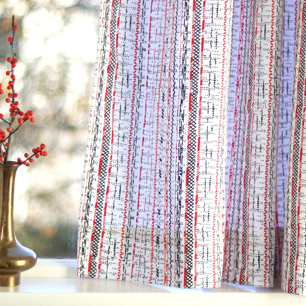 DOTS & LINES CURTAIN