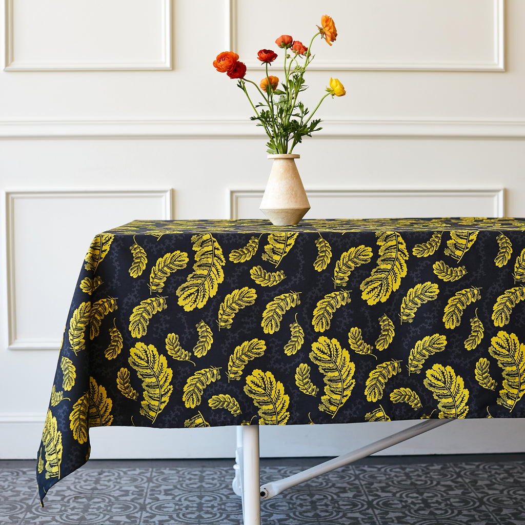 GOLD LEAVES TABLE CLOTH